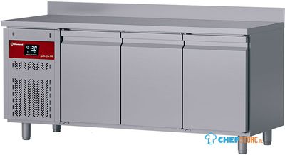 Diamond DT178/P9H-GD Geventileerde koelwerkbank met "achterwand", 3 deuren GN 1/1, 405 Lit. groep aan linkerkant