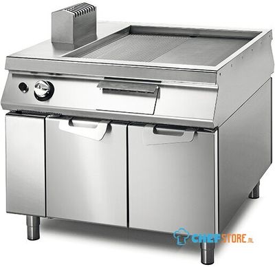 Gas Griddle Chromed ½ Smooth ½ Ribbed On Cabinet With Door, Two-Sided Panel Control, Virtus VS110100FTRGC 1